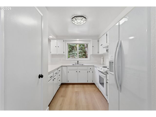 9851 Se KING Way, Happy Valley, OR 97086