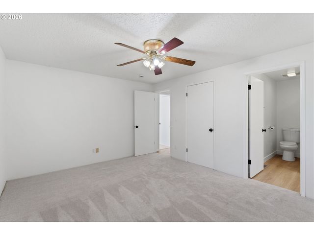 9851 Se KING Way, Happy Valley, OR 97086