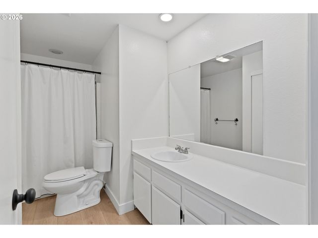 9851 Se KING Way, Happy Valley, OR 97086