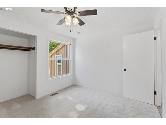 9851 Se KING Way, Happy Valley, OR 97086