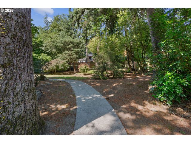 9851 Se KING Way, Happy Valley, OR 97086
