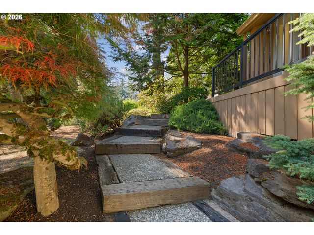 9851 Se KING Way, Happy Valley, OR 97086