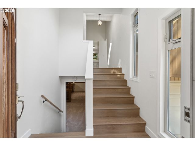 9851 Se KING Way, Happy Valley, OR 97086