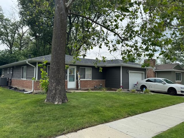 16 W Rocket Circle, Park Forest, IL 60466
