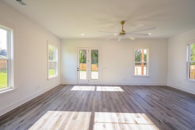 1934 Aichele Drive, North Charleston, SC 29406