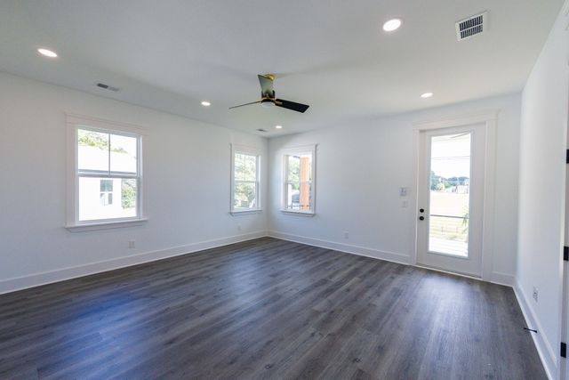 1934 Aichele Drive, North Charleston, SC 29406