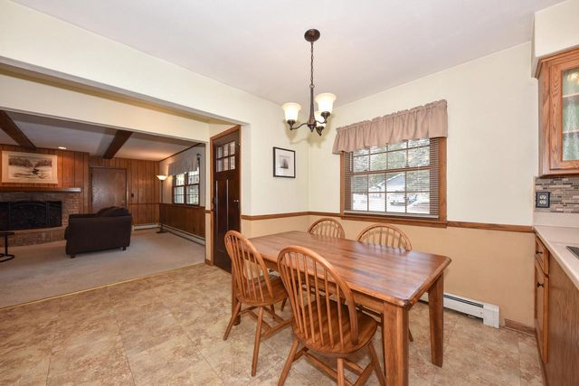 10551 W Keefe AVENUE, Wauwatosa, WI 53222