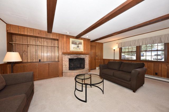 10551 W Keefe AVENUE, Wauwatosa, WI 53222