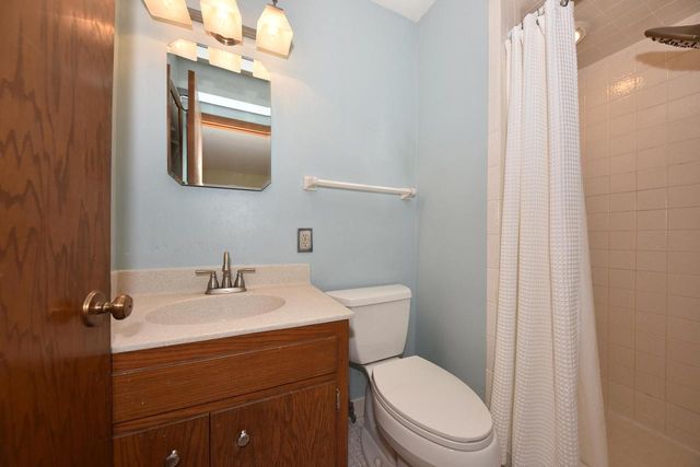 10551 W Keefe AVENUE, Wauwatosa, WI 53222