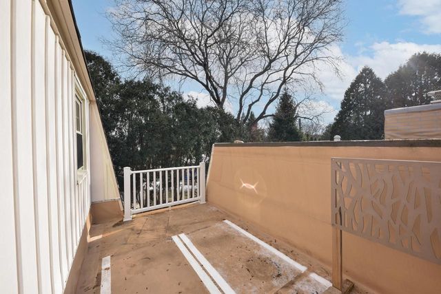 10551 W Keefe AVENUE, Wauwatosa, WI 53222