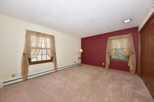 10551 W Keefe AVENUE, Wauwatosa, WI 53222