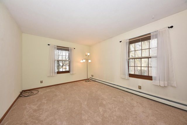 10551 W Keefe AVENUE, Wauwatosa, WI 53222