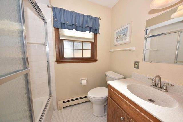 10551 W Keefe AVENUE, Wauwatosa, WI 53222