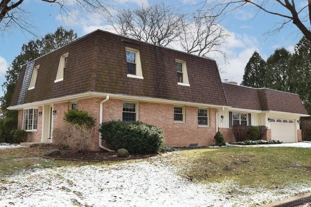 10551 W Keefe AVENUE, Wauwatosa, WI 53222