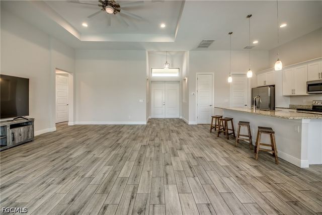 203 SW 14th AVE, Cape Coral, FL 33991