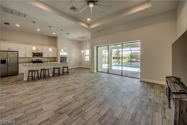 203 SW 14th AVE, Cape Coral, FL 33991
