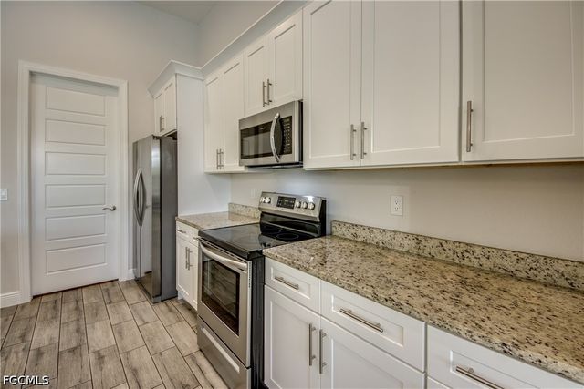 203 SW 14th AVE, Cape Coral, FL 33991