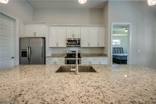 203 SW 14th AVE, Cape Coral, FL 33991