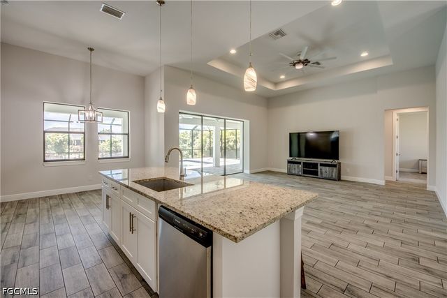 203 SW 14th AVE, Cape Coral, FL 33991