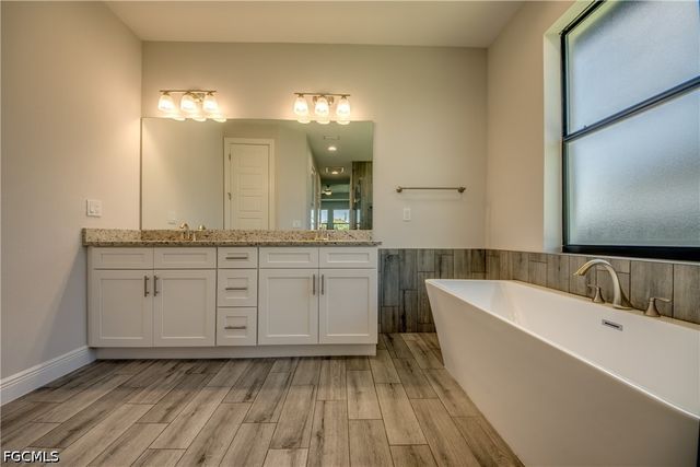 203 SW 14th AVE, Cape Coral, FL 33991