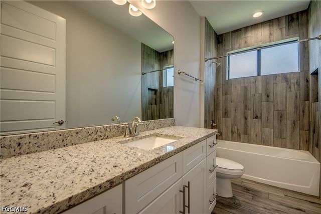 203 SW 14th AVE, Cape Coral, FL 33991