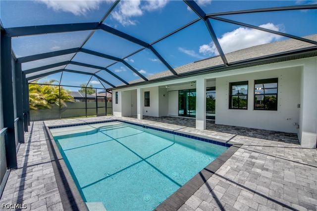 203 SW 14th AVE, Cape Coral, FL 33991