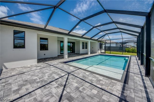 203 SW 14th AVE, Cape Coral, FL 33991