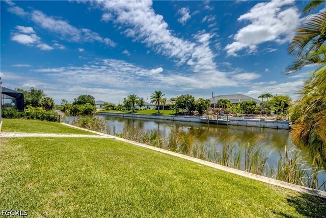 203 SW 14th AVE, Cape Coral, FL 33991