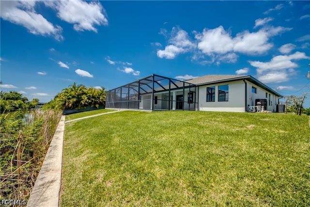 203 SW 14th AVE, Cape Coral, FL 33991