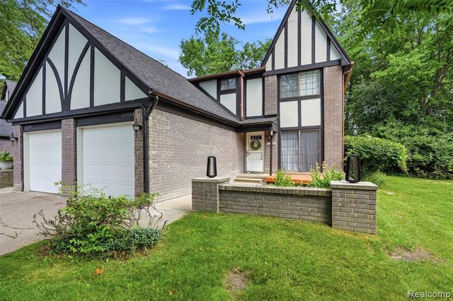 22664 W 11 Mile Road, Southfield, MI 48034