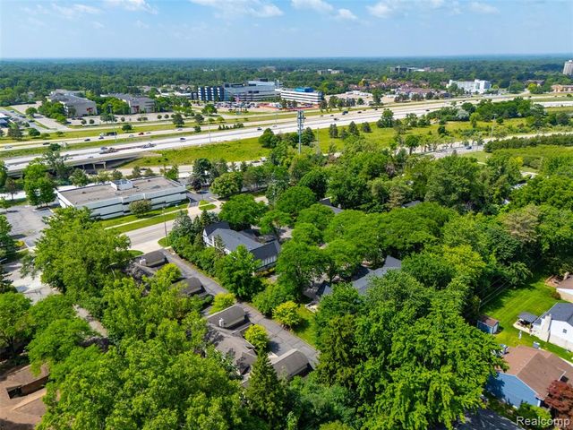 22664 W 11 Mile Road, Southfield, MI 48034