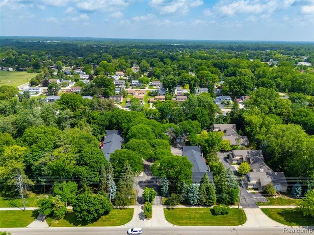 22664 W 11 Mile Road, Southfield, MI 48034