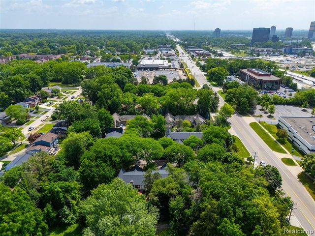 22664 W 11 Mile Road, Southfield, MI 48034