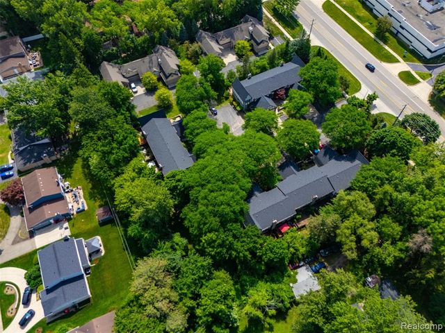 22664 W 11 Mile Road, Southfield, MI 48034