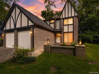 22664 W 11 Mile Road, Southfield, MI 48034