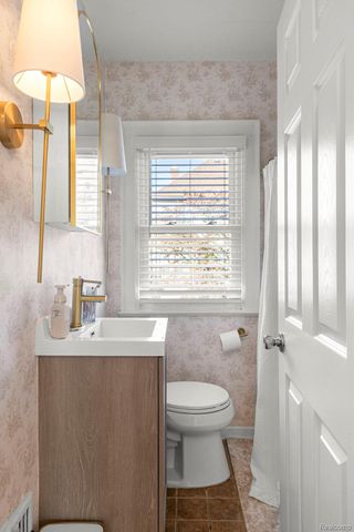 93 Perry Place, Wyandotte, MI 48192