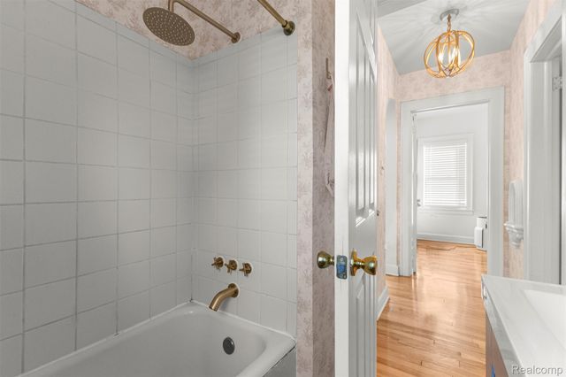 93 Perry Place, Wyandotte, MI 48192