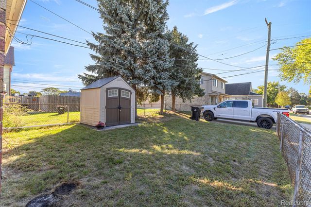 93 Perry Place, Wyandotte, MI 48192