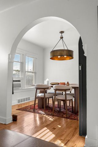 93 Perry Place, Wyandotte, MI 48192