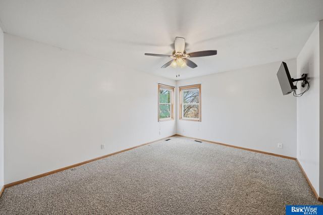 1557 SW 11Th Place, Lincoln, NE 68522