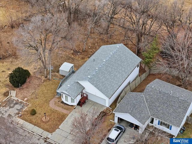 1557 SW 11Th Place, Lincoln, NE 68522