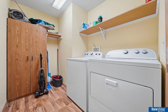 1557 SW 11Th Place, Lincoln, NE 68522