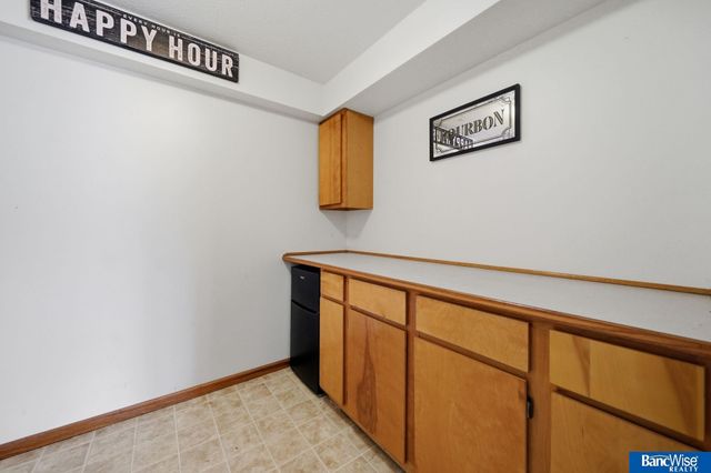 1557 SW 11Th Place, Lincoln, NE 68522