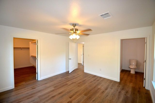 1653 Navajoe TRL, Kingsland, TX 78639