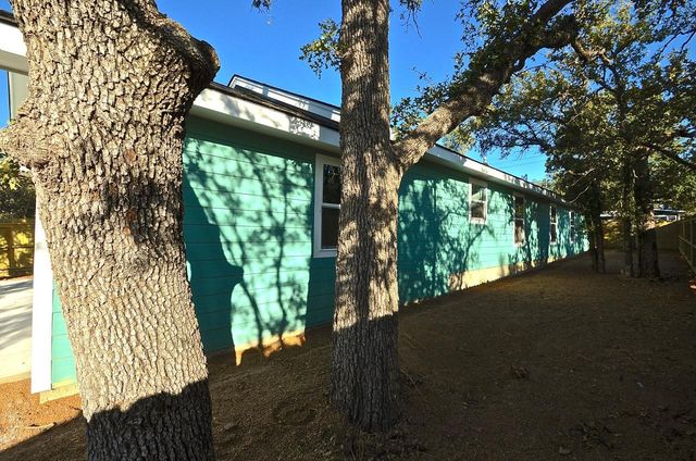 1653 Navajoe TRL, Kingsland, TX 78639