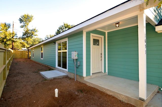 1653 Navajoe TRL, Kingsland, TX 78639