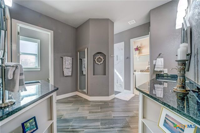 1123 Long Hollow, Canyon Lake, TX 78133