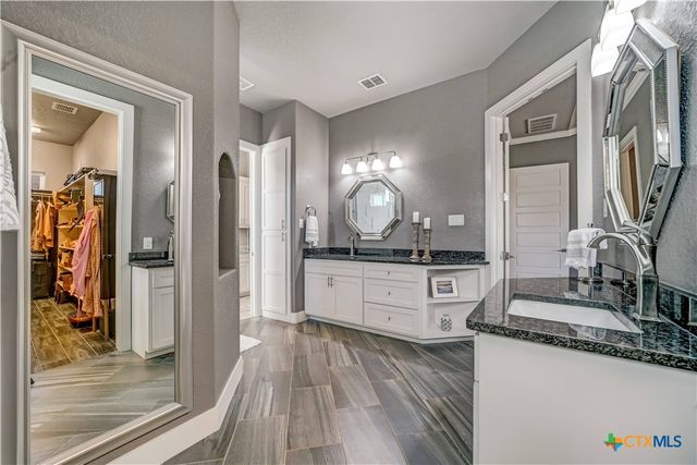 1123 Long Hollow, Canyon Lake, TX 78133