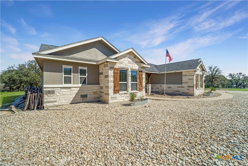 1123 Long Hollow, Canyon Lake, TX 78133