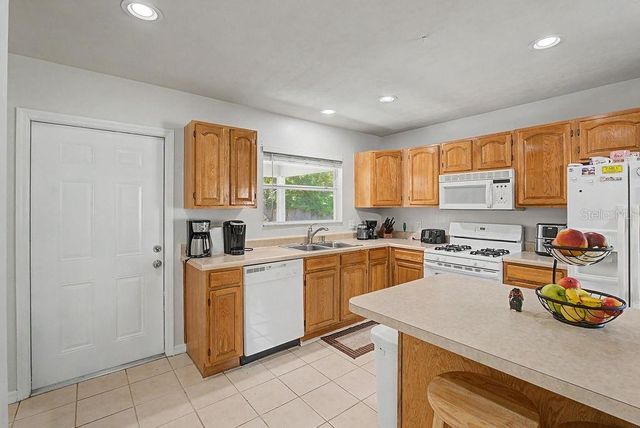 6727 NW 26 TERRACE, Gainesville, FL 32653